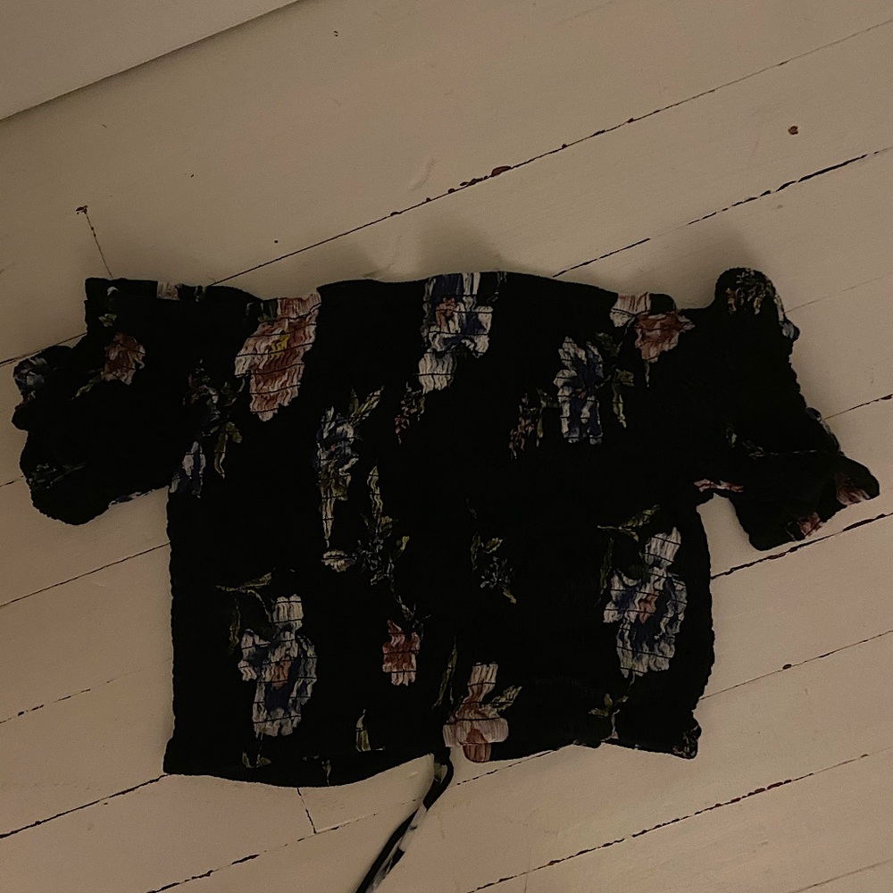 Black floral off the shoulder top!